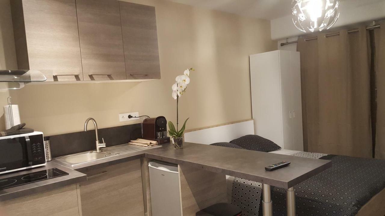 Le Studio Cosy D'Angelique Et David Avec Parking Рамбуйе Екстериор снимка