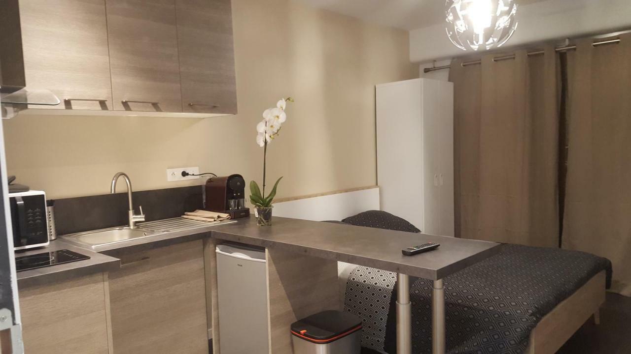 Le Studio Cosy D'Angelique Et David Avec Parking Рамбуйе Екстериор снимка